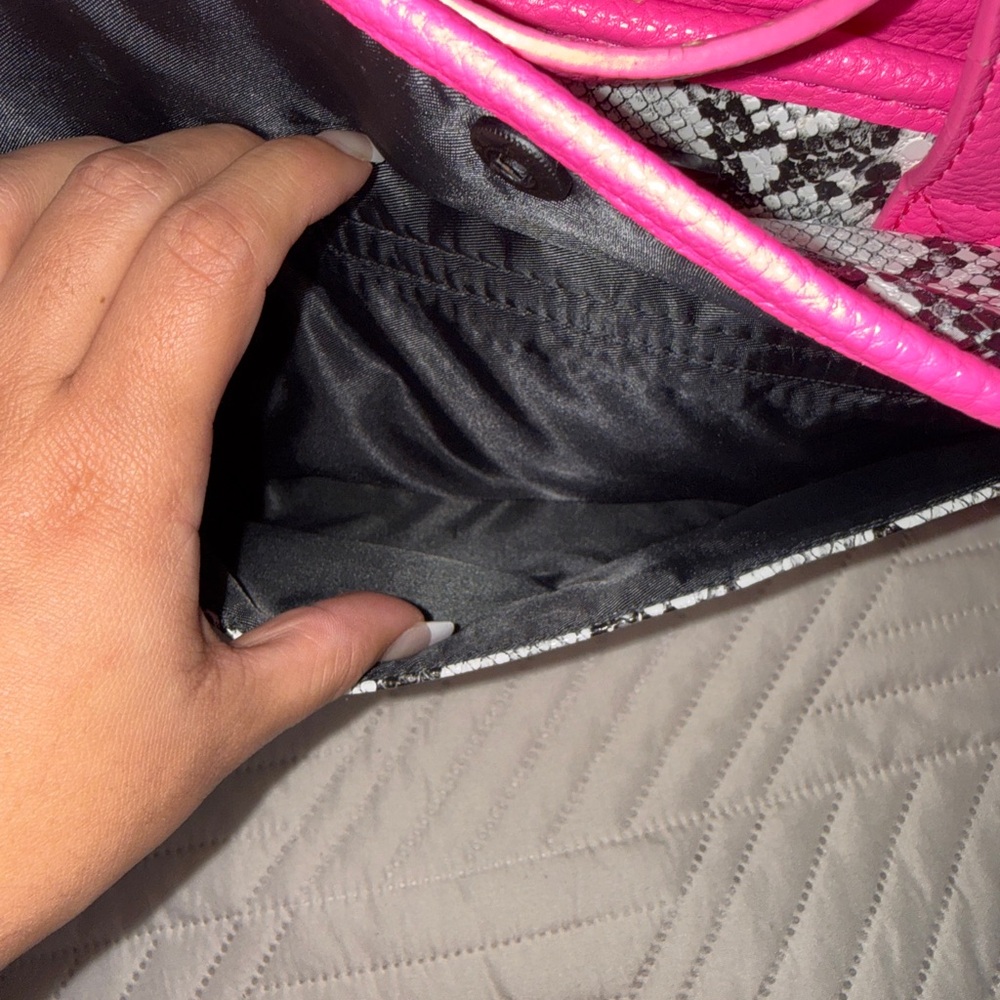 Steve Madden Pink and Black Snakeskin Tote - Picture 4 of 12